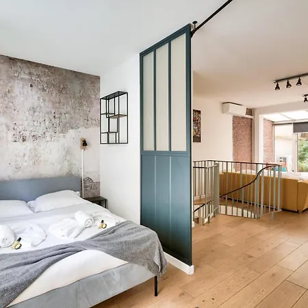 Appartement Superbe Loft Avec Patio - Tour Eiffel *